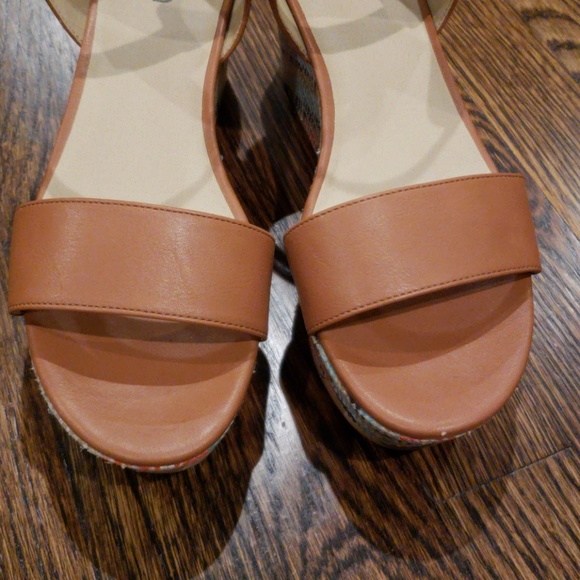 Abound Wedges - Picture 6 of 7